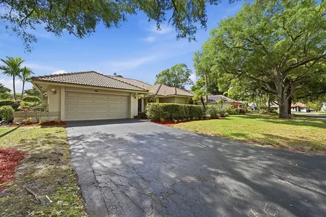 5055 NW 89th Way Coral Springs FL 33067