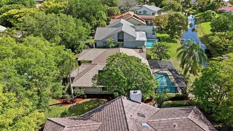 5055 NW 89th Way Coral Springs FL 33067