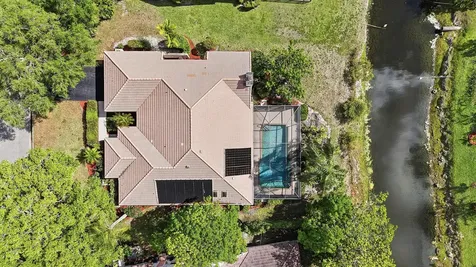 5055 NW 89th Way Coral Springs FL 33067