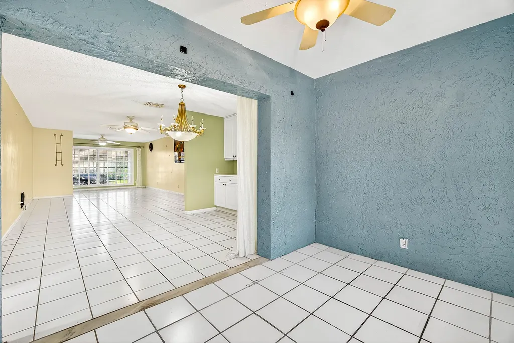 4717 Robinwood Terrace Boynton Beach FL 33436