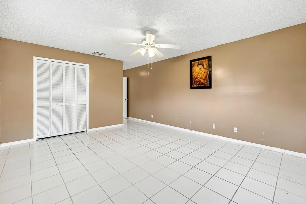 4717 Robinwood Terrace Boynton Beach FL 33436