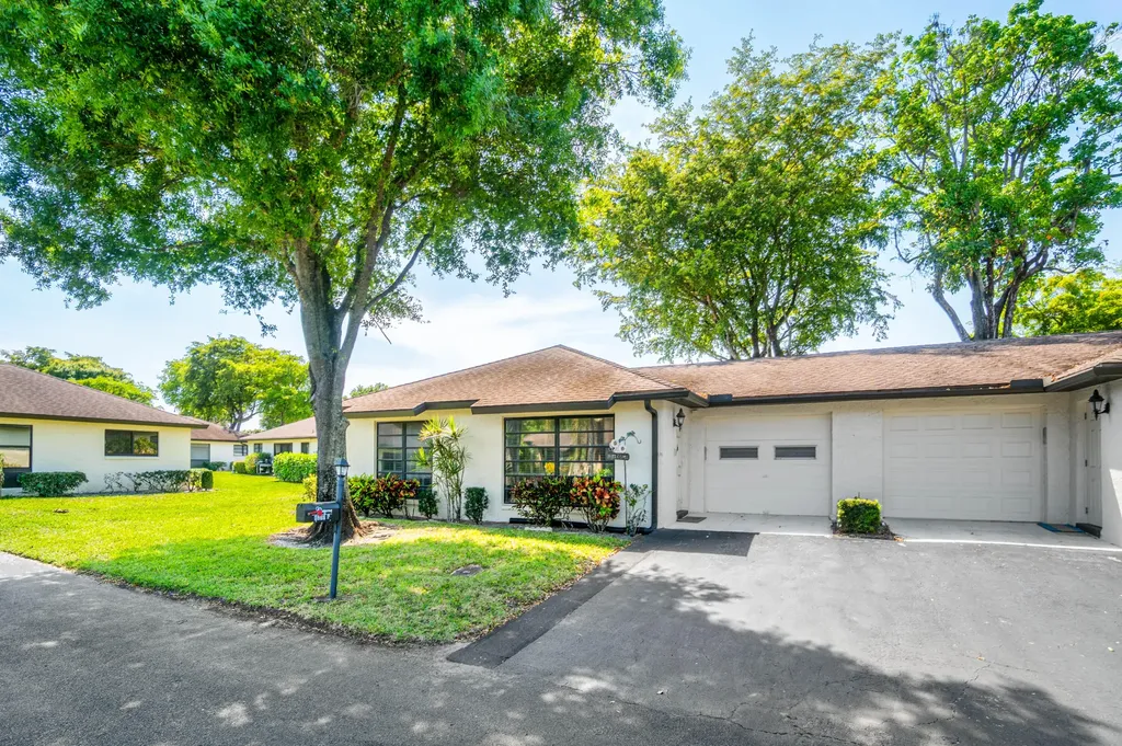 4717 Robinwood Terrace Boynton Beach FL 33436