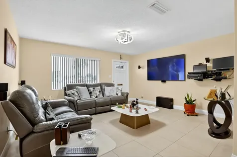 6945 NW 14th Street Margate FL 33063