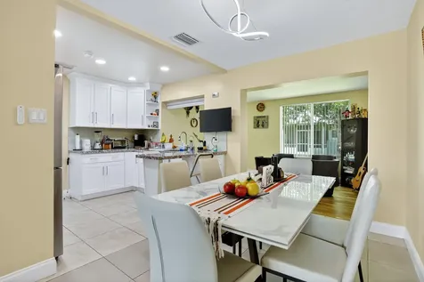 6945 NW 14th Street Margate FL 33063