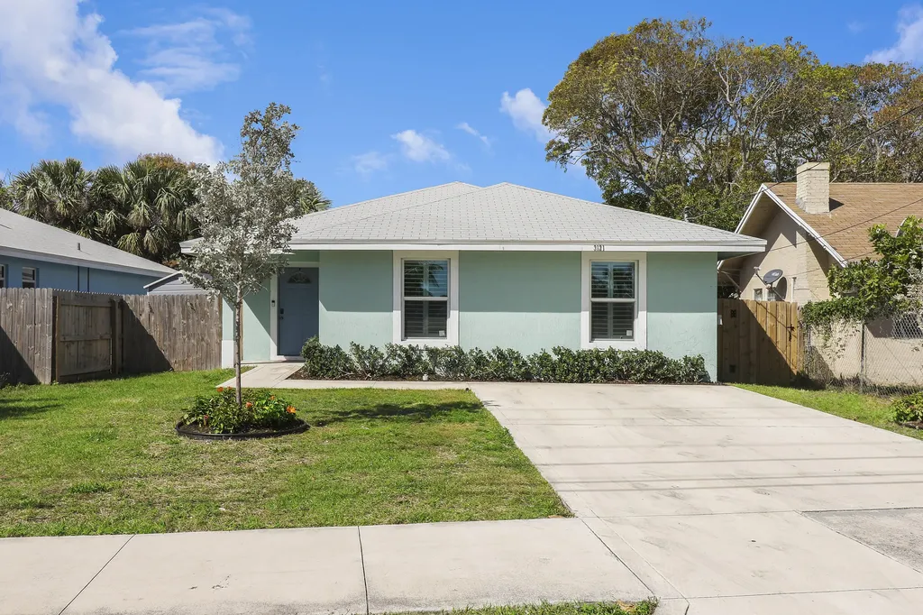 3121 Pinewood Avenue West Palm Beach FL 33407