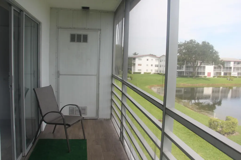 454 Fanshaw K Boca Raton FL 33434