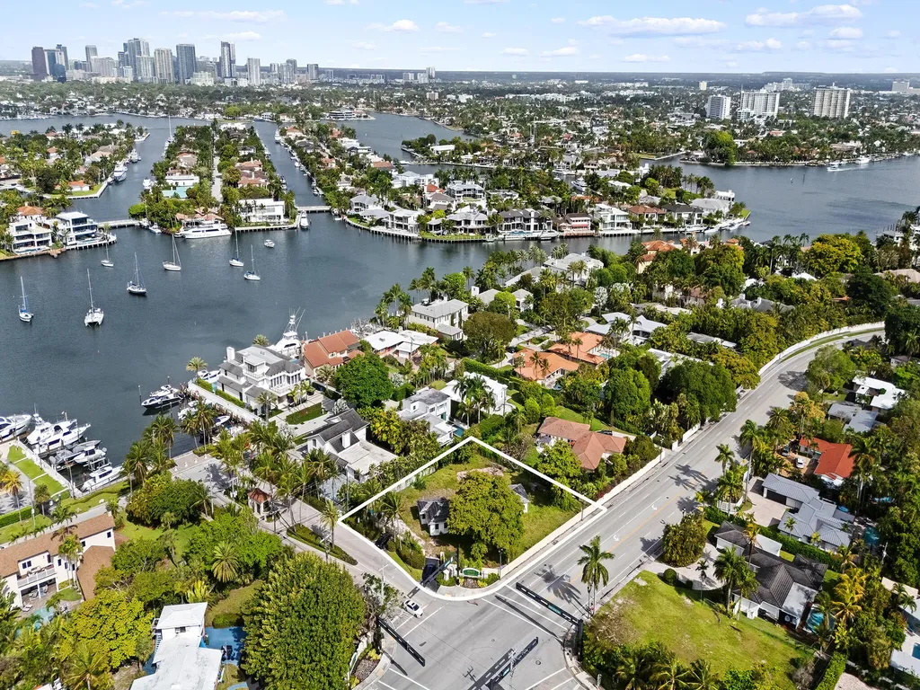 2681 Harbor Beach Parkway Fort Lauderdale FL 33316