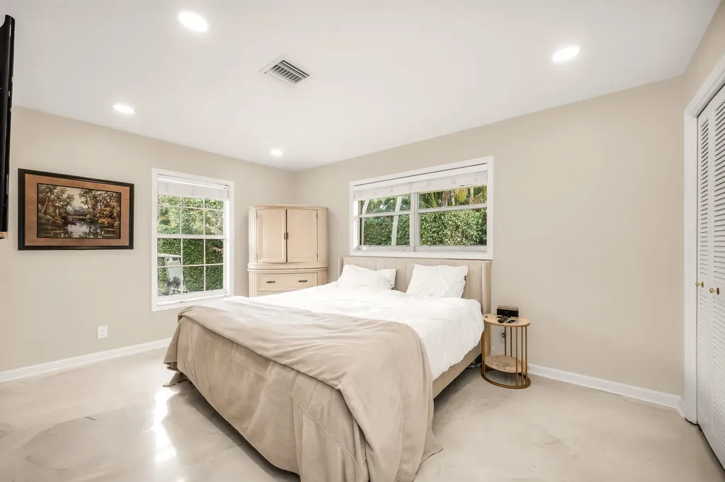 280 Tradewind Drive Palm Beach FL 33480