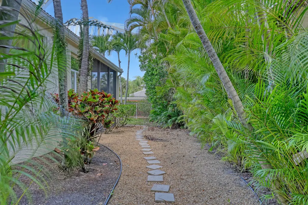 9493 Via Elegante Wellington FL 33411