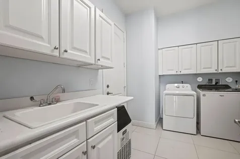 8691 Lakeside Bend Parkland FL 33076