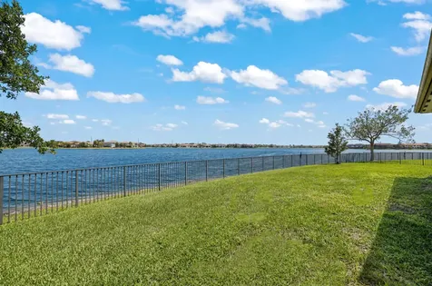 8691 Lakeside Bend Parkland FL 33076