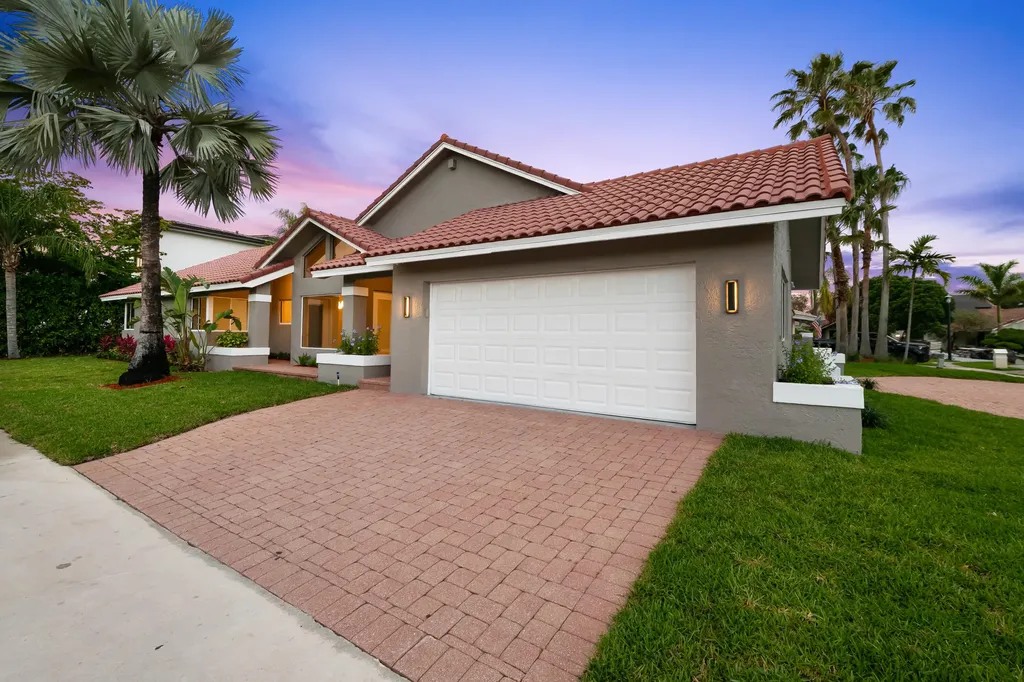 10141 SW 3rd Street Plantation FL 33324
