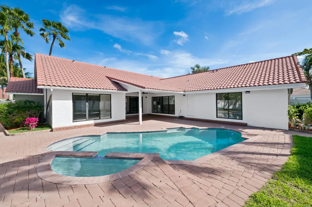 10141 SW 3rd Street Plantation FL 33324