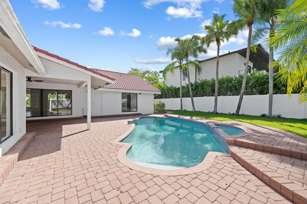 10141 SW 3rd Street Plantation FL 33324