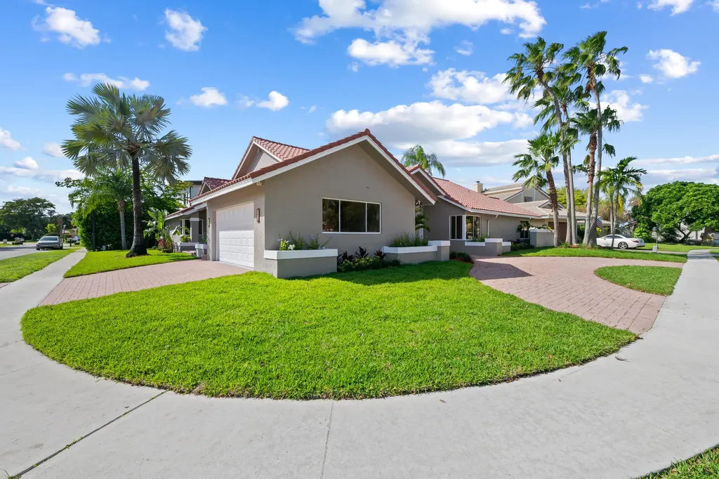10141 SW 3rd Street Plantation FL 33324