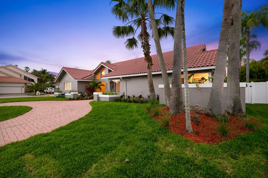 10141 SW 3rd Street Plantation FL 33324