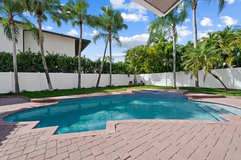 10141 SW 3rd Street Plantation FL 33324