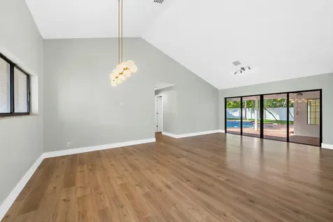 10141 SW 3rd Street Plantation FL 33324