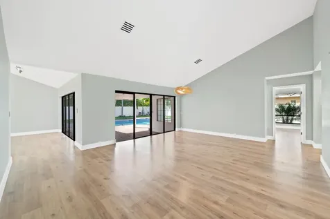 10141 SW 3rd Street Plantation FL 33324