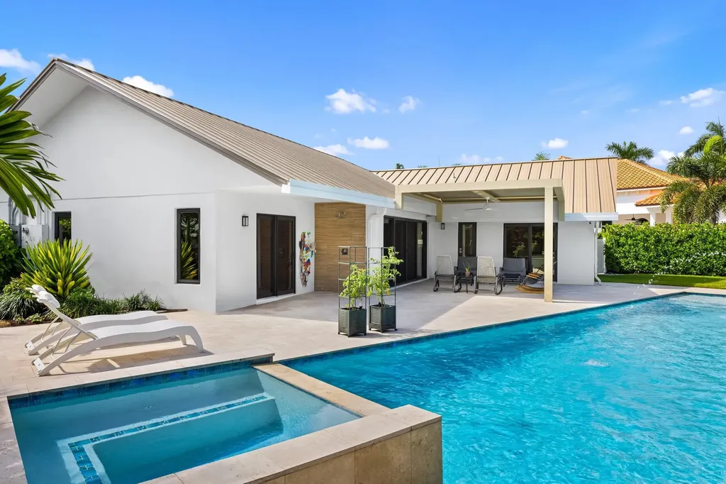 843 NE Mulberry Drive Boca Raton FL 33487