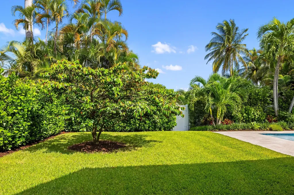843 NE Mulberry Drive Boca Raton FL 33487