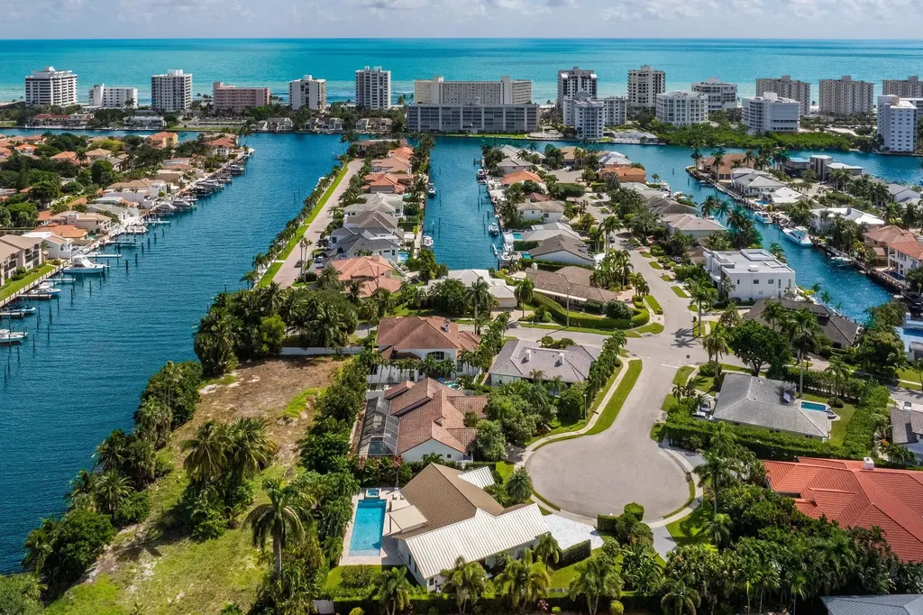 843 NE Mulberry Drive Boca Raton FL 33487