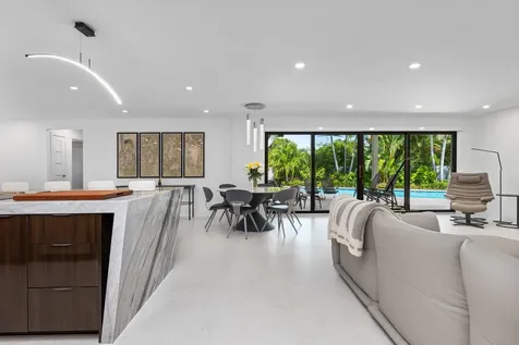 843 NE Mulberry Drive Boca Raton FL 33487