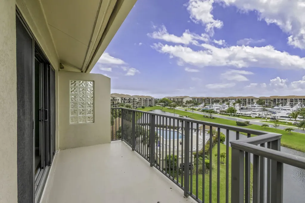 601 Seafarer Circle Jupiter FL 33477