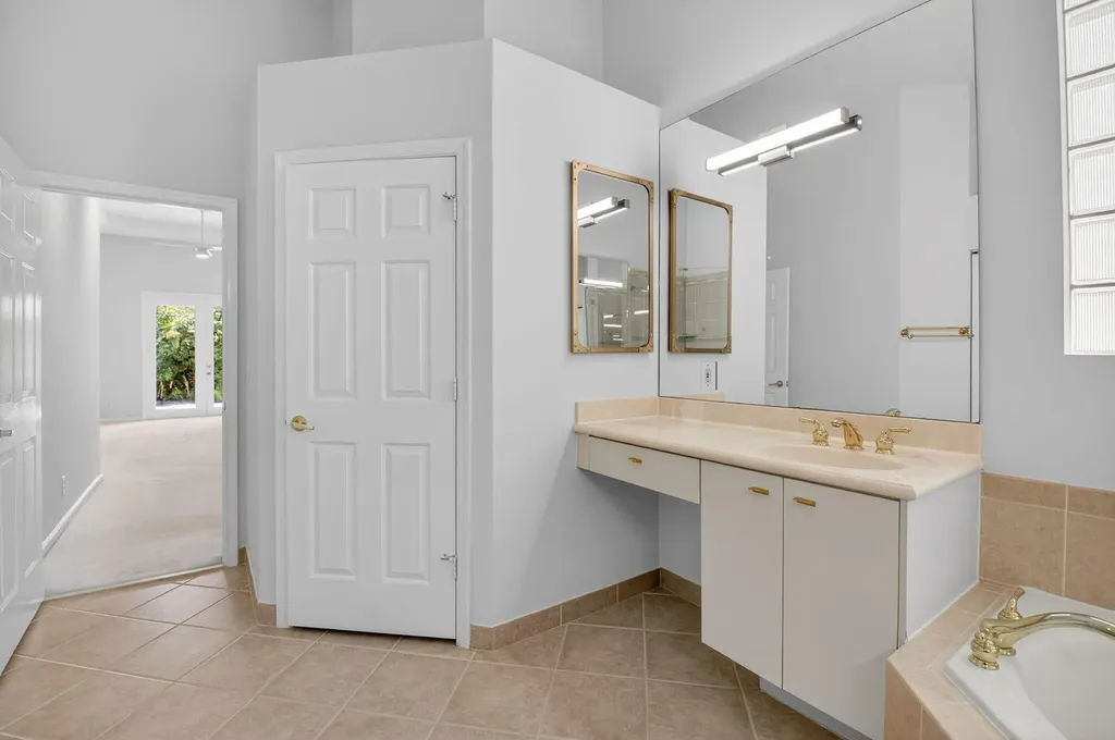7032 Vivaldi Lane Delray Beach FL 33446