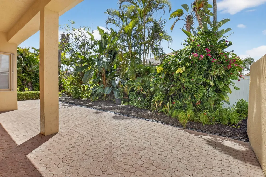 7032 Vivaldi Lane Delray Beach FL 33446