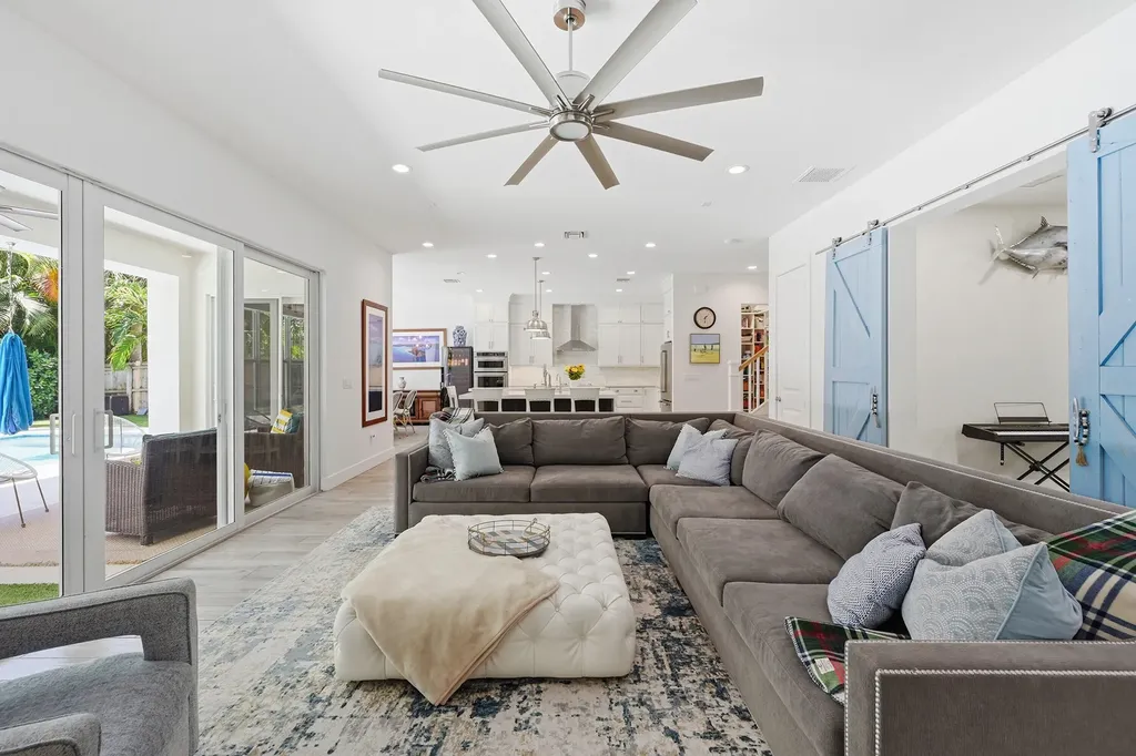 2840 NE 22nd Avenue Lighthouse Point FL 33064