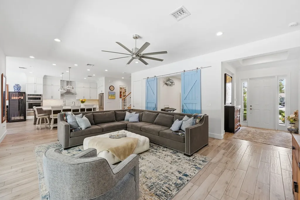 2840 NE 22nd Avenue Lighthouse Point FL 33064