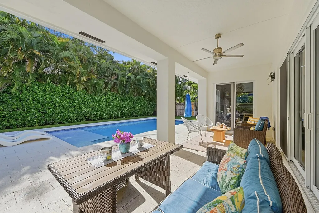 2840 NE 22nd Avenue Lighthouse Point FL 33064