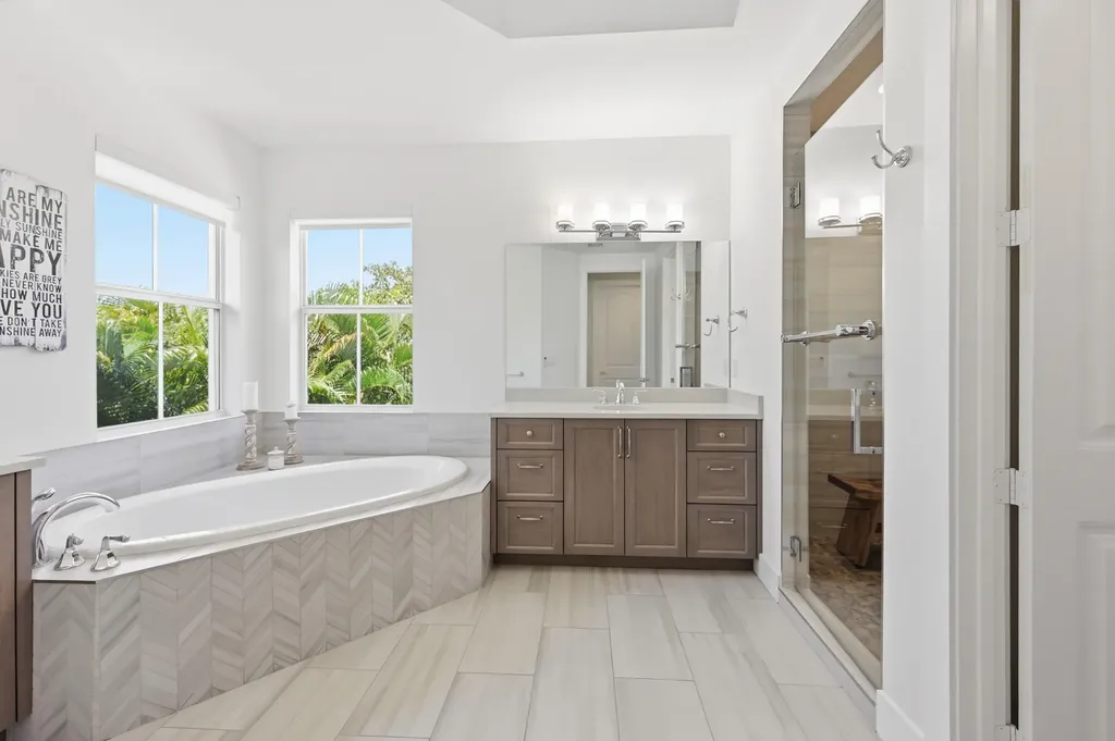 2840 NE 22nd Avenue Lighthouse Point FL 33064