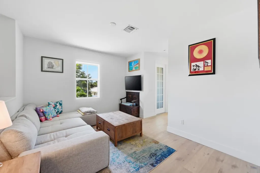 2840 NE 22nd Avenue Lighthouse Point FL 33064