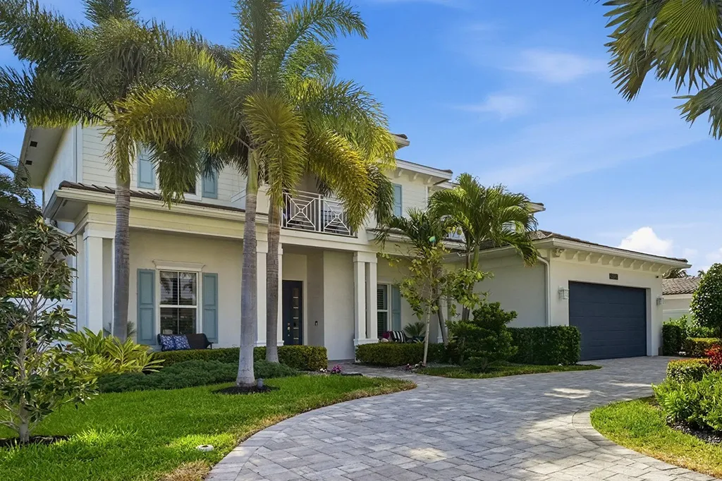 2840 NE 22nd Avenue Lighthouse Point FL 33064
