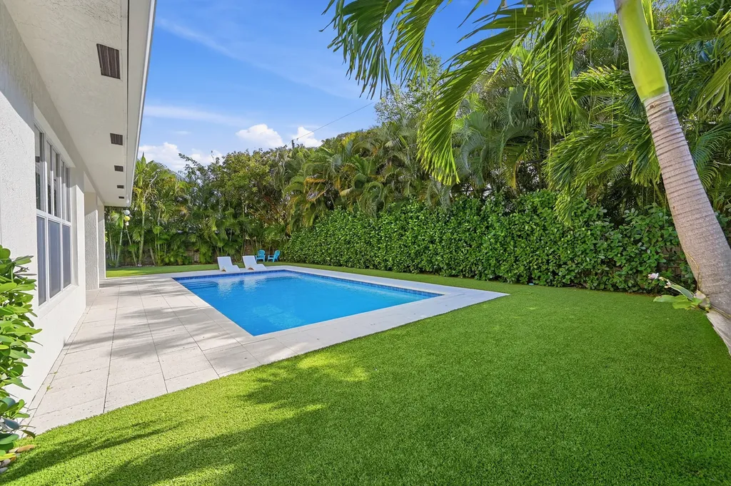 2840 NE 22nd Avenue Lighthouse Point FL 33064