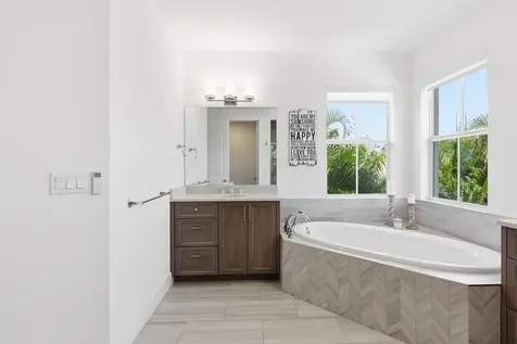 2840 NE 22nd Avenue Lighthouse Point FL 33064