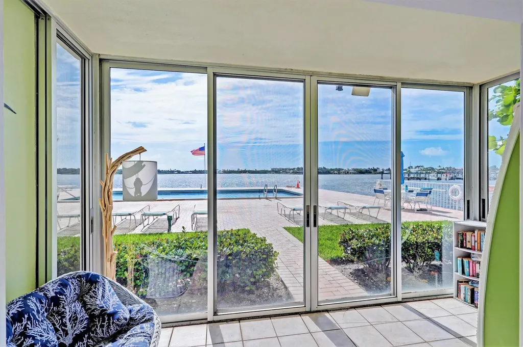 1820 New Palm Way Boynton Beach FL 33435