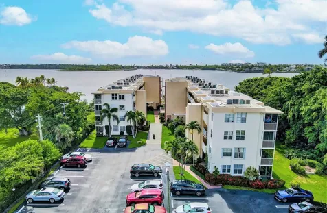 1820 New Palm Way Boynton Beach FL 33435