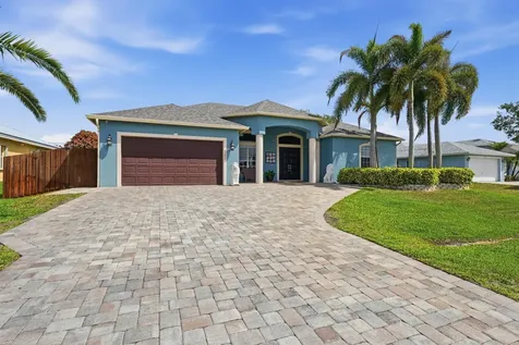 561 SW Prater Avenue Port St Lucie FL 34953