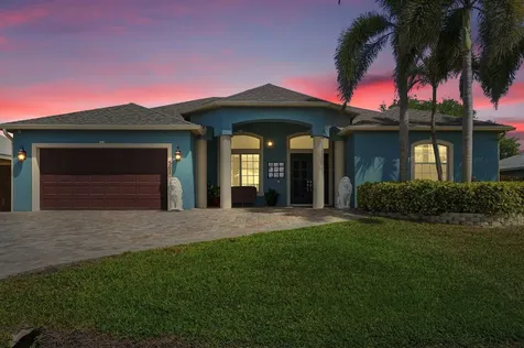 561 SW Prater Avenue Port St Lucie FL 34953