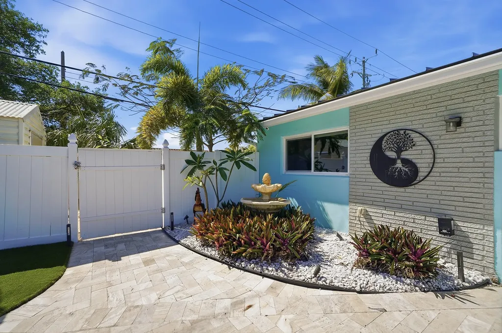 1811 NE 57th Street Fort Lauderdale FL 33308