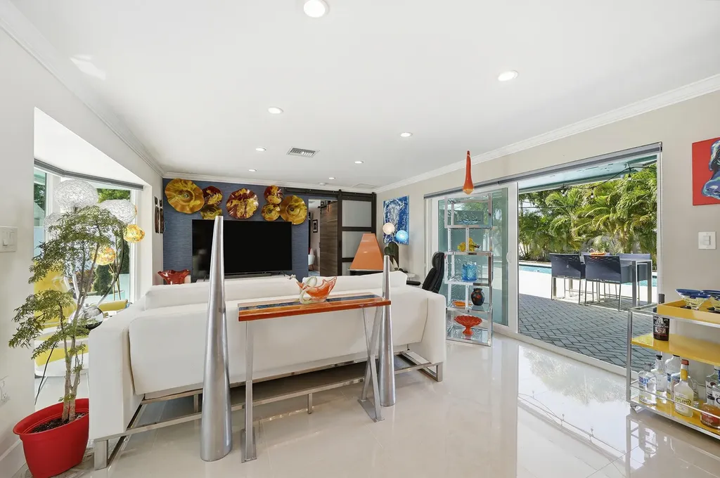 1811 NE 57th Street Fort Lauderdale FL 33308