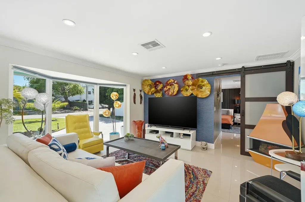 1811 NE 57th Street Fort Lauderdale FL 33308