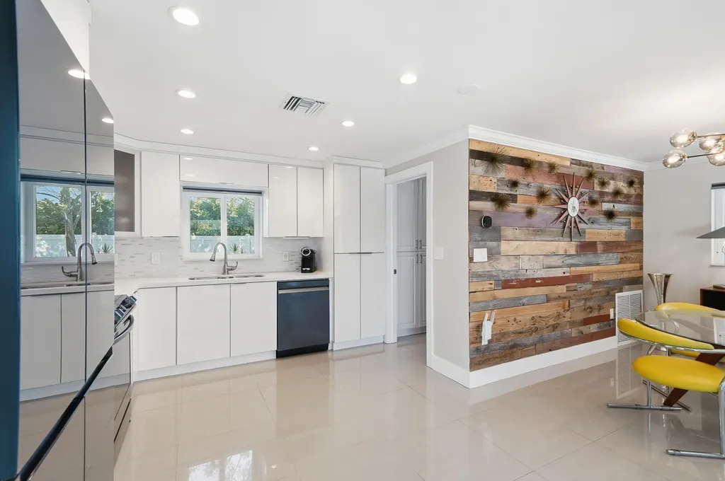 1811 NE 57th Street Fort Lauderdale FL 33308