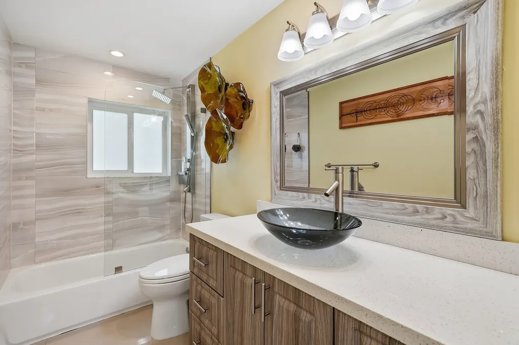 1811 NE 57th Street Fort Lauderdale FL 33308