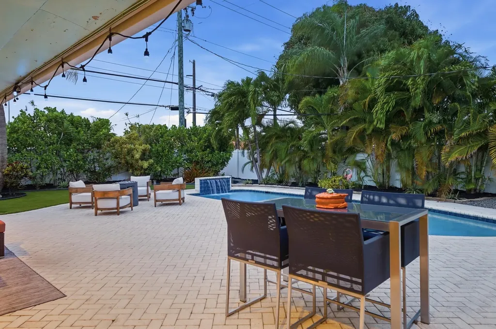 1811 NE 57th Street Fort Lauderdale FL 33308