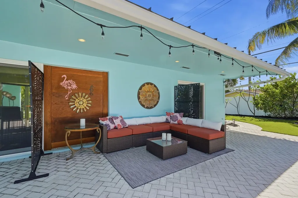 1811 NE 57th Street Fort Lauderdale FL 33308
