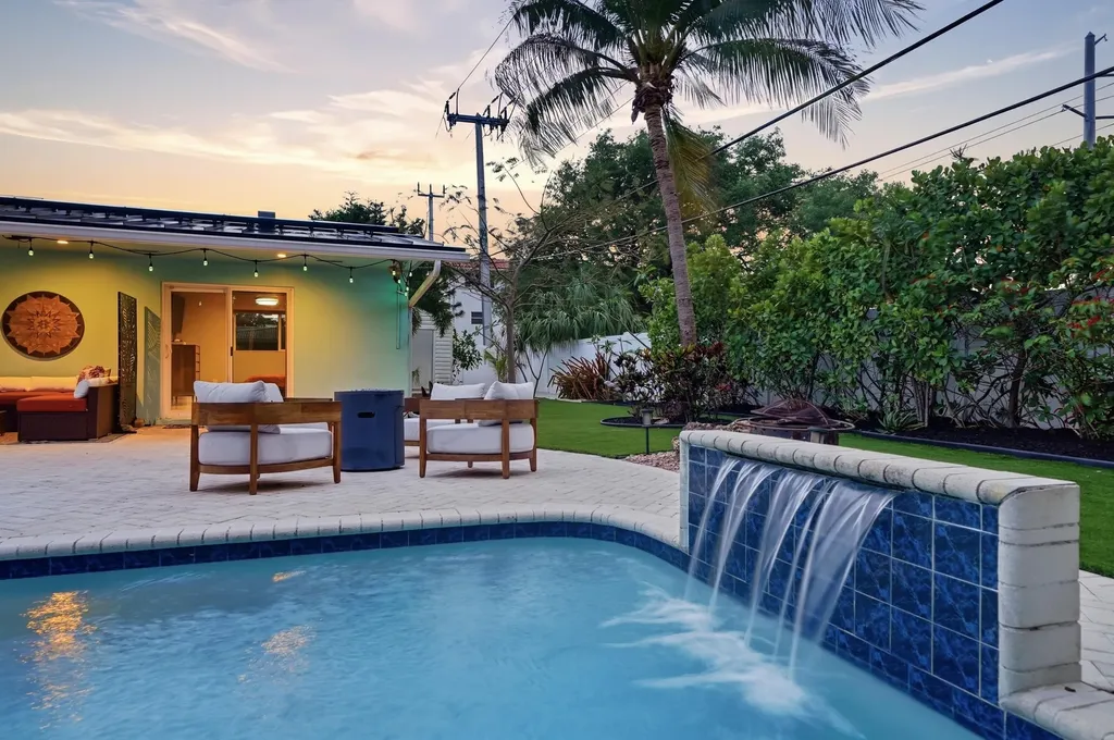 1811 NE 57th Street Fort Lauderdale FL 33308